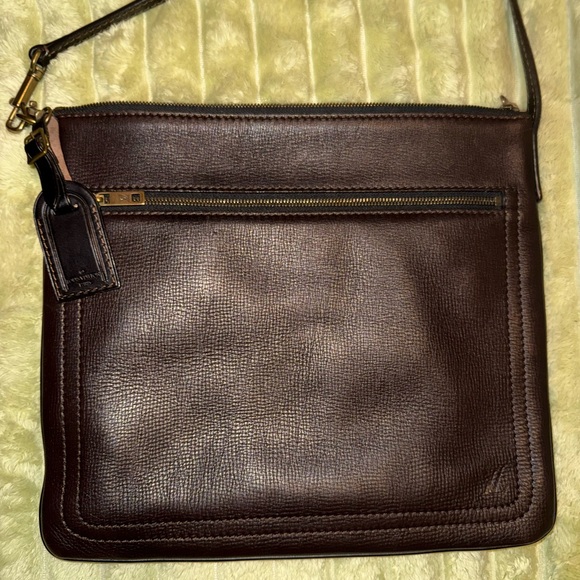 Gorgeous Louis Vuitton espresso colored Utah Leather Sac messenger bag🤎 - Picture 10 of 15